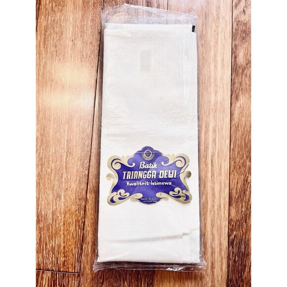 Indonesian Batik Fabric 41.5" x4 Yards cream color background dragon flora motif - Picture 2 of 14